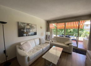 Appartement 4 p avec grande terrasse, piscine, parking dans Saint Tropez centre